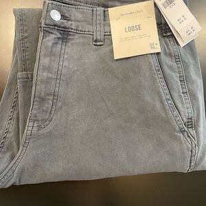 Abercrombie and Fitch men's loose workwear pants. Size 32 x 30. Brand new.